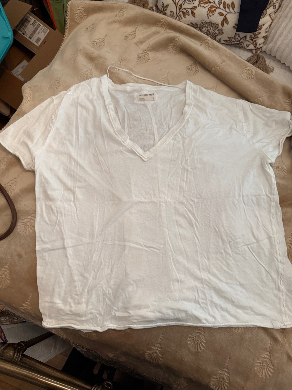 We The Free Women's White V-Neck Short Sleeve Tee
